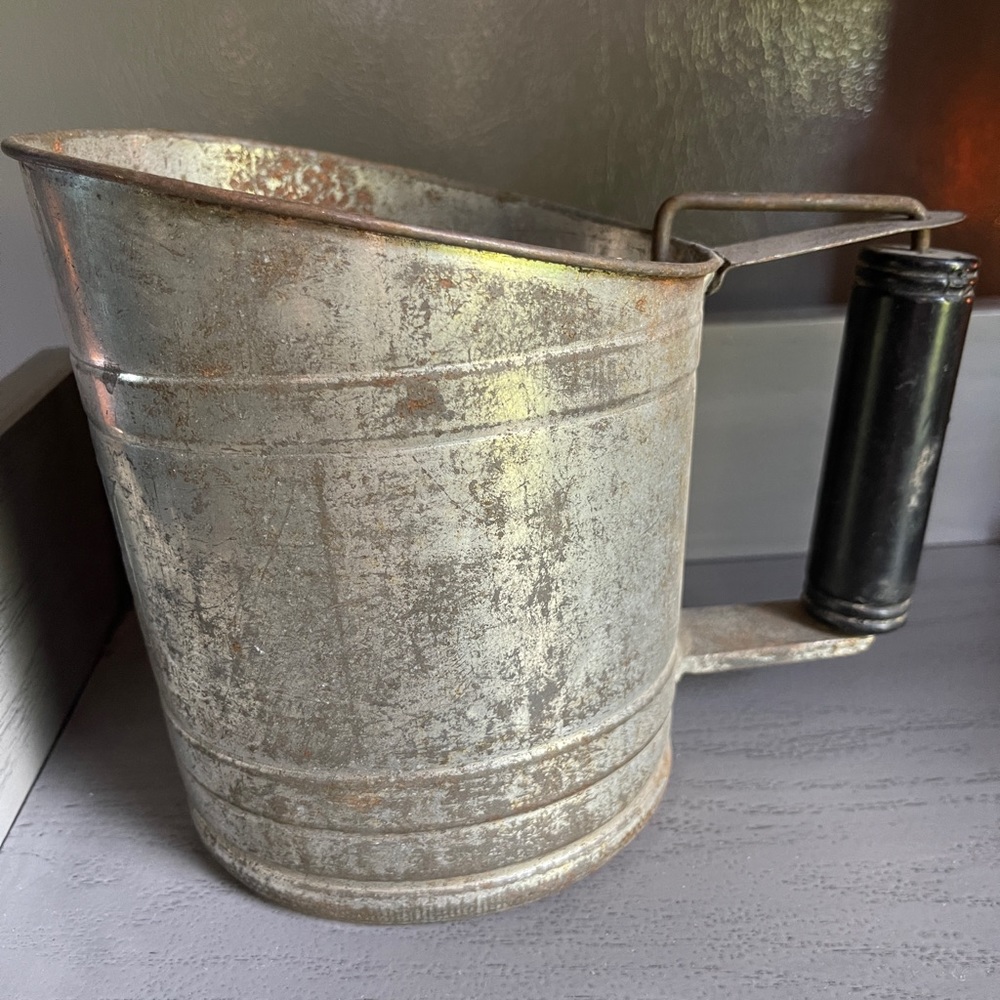 Savory Shaker Sifter -Vintage